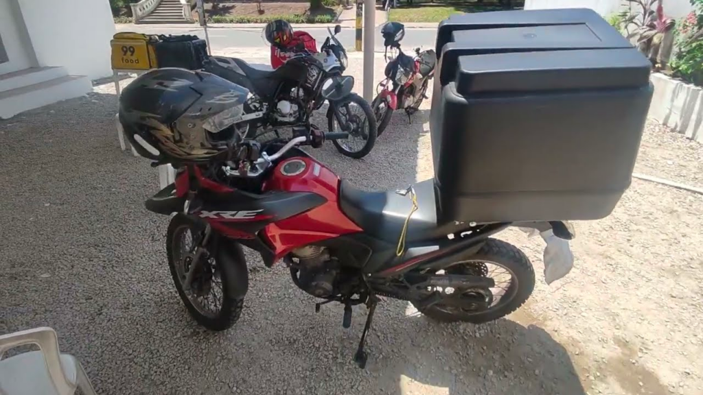 Descubra três destinos para um bate e volta de moto